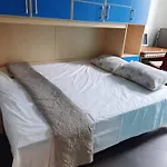 Rent House 招待所 斯培西亚